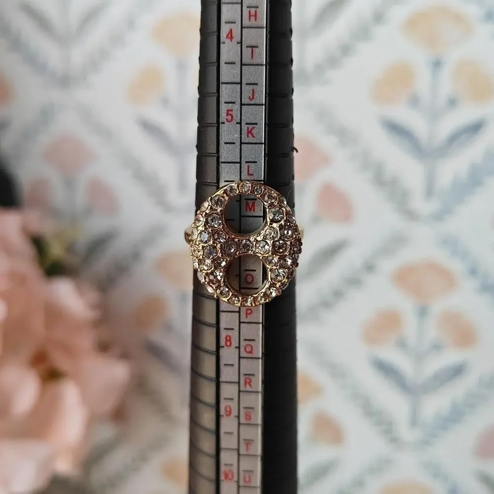 Ann Taylor gold tone ring with pave crystal rhinestones - Size 6.5